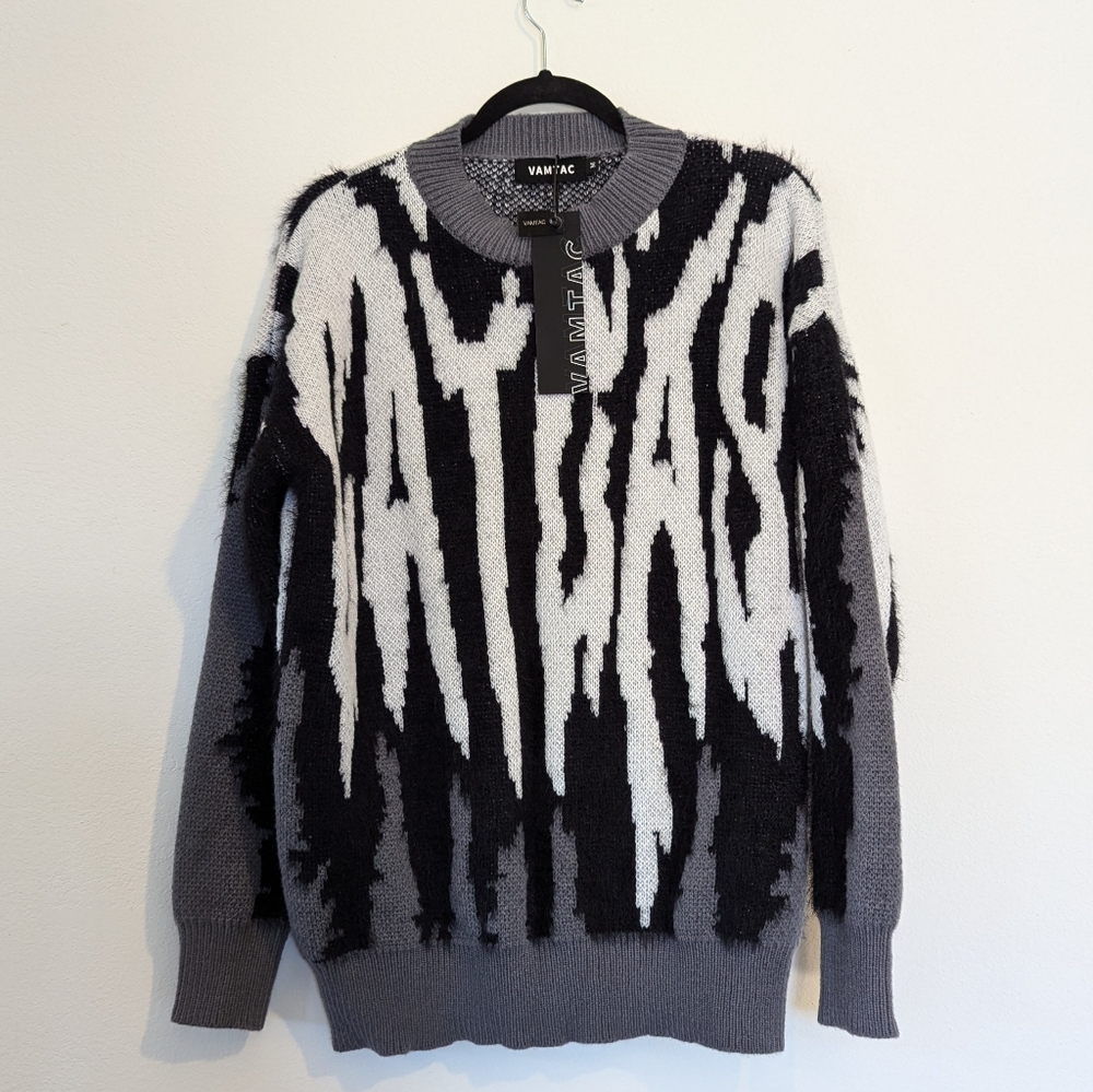 Unisex Grey Crewneck Fuzzy Pullover Sweater Size Medium